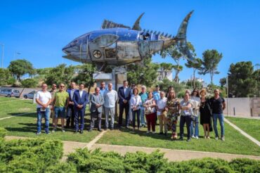 Une nouvelle sculpture rend hommage aux conserveurs de poisson d’Albufeira