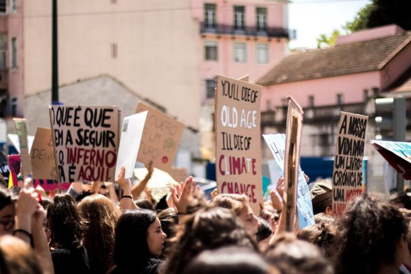 Les étudiants de Lisbonne marquent la COP27 en « prenant le contrôle des lycées et des facultés universitaires »