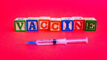 La DGS publie une « note technique » soutenant la vaccination des enfants de plus de 5 ans : les critiques ne sont pas impressionnés
