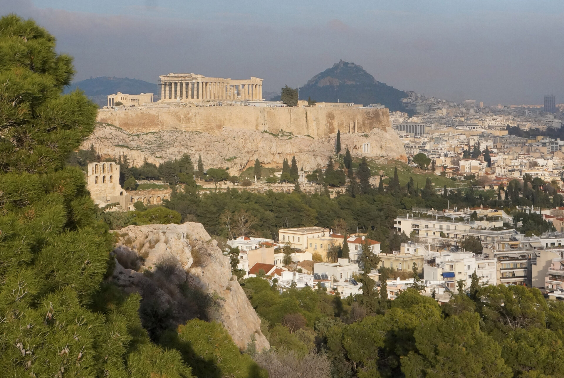 Vue sur l'Acropole depuis la colline de Filopappou