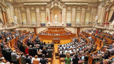 « Courage ! » : 31 « personnalités » appellent à une nouvelle alliance de gauche pour donner au Portugal la stabilité dont il a besoin