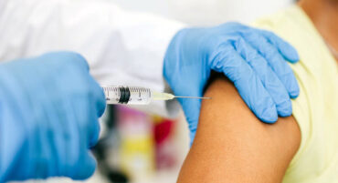 Une étude sérologique portugaise conclut que les vaccins d’ARNm confèrent une plus grande immunité