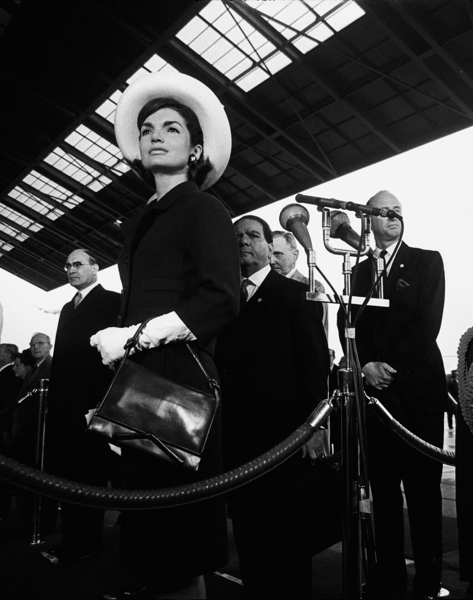 Jacqueline Kennedy à l'arrivée du Shah de Perse, Washington, 1962