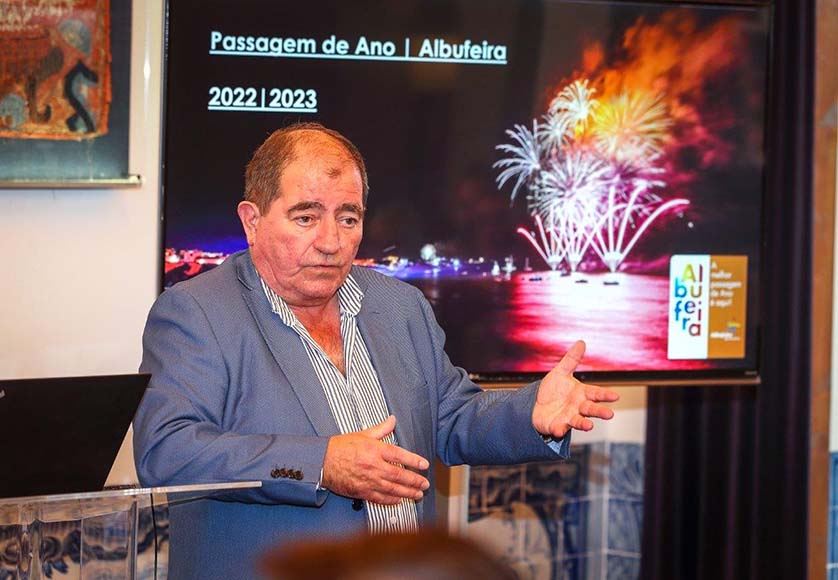 Le maire d'Albufeira, José Carlos Rolo, fait la promotion des événements de l'arrondissement à Lisbonne
