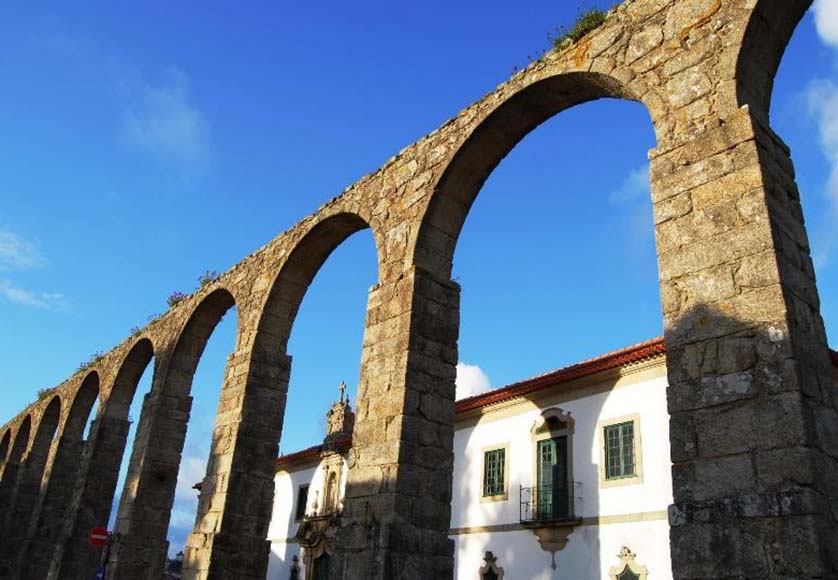L'exposition de photos de Portimão présente les superbes aqueducs du Portugal