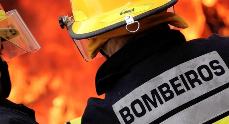 Une forte attaque aérienne décisive pour apprivoiser les incendies à haut risque à Monchique