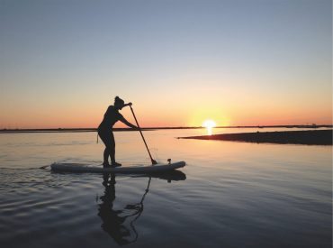 “Stand-up paddle”:  le nouveau roi des sports nautiques