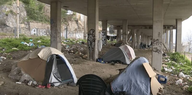 Des dizaines d’immigrés vivant dans la rue à Porto