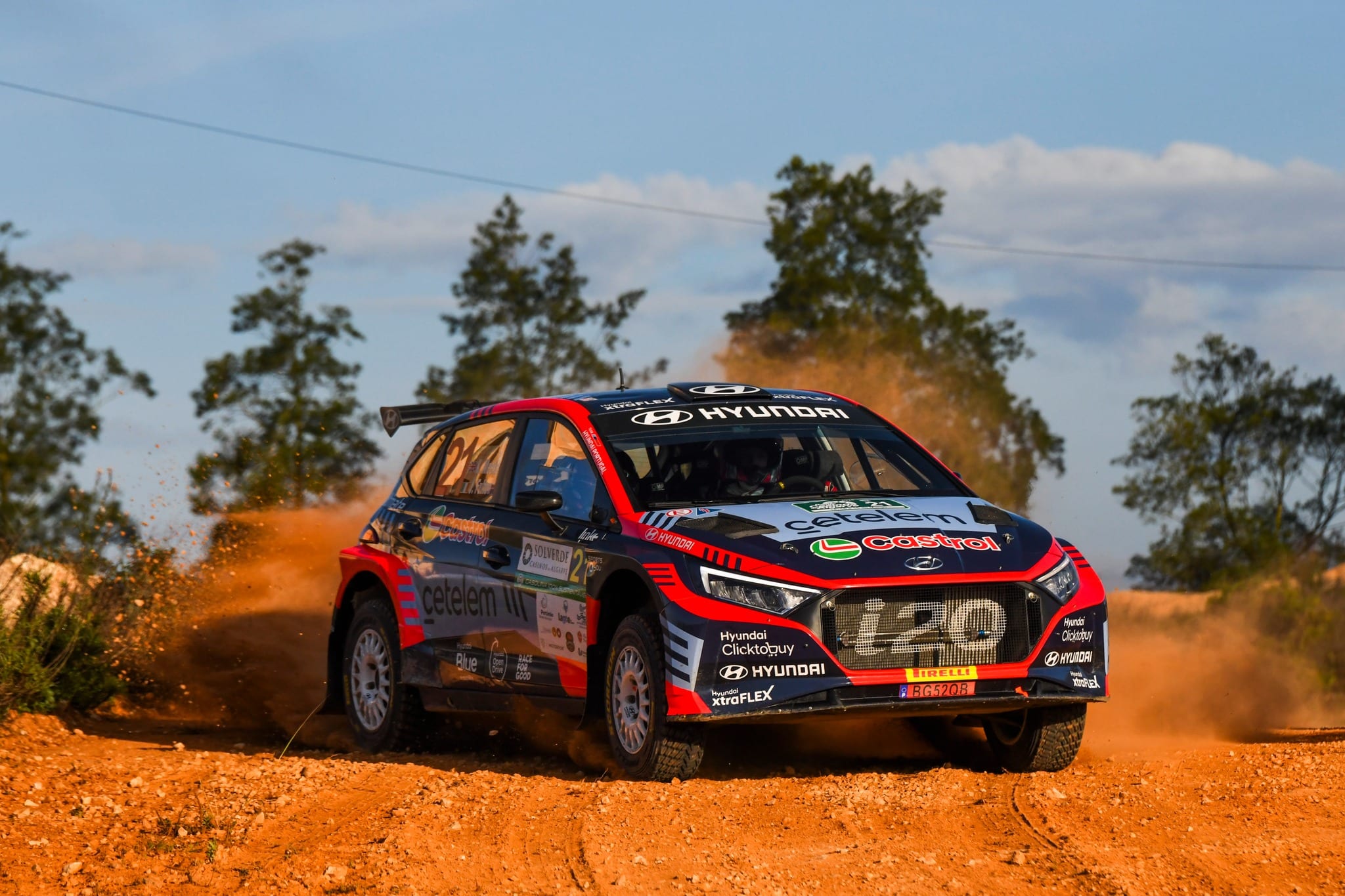 Kris Meeke remporte la victoire au Rally Casinos do Algarve