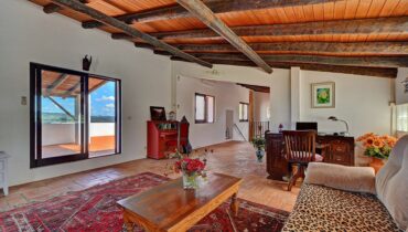 Très charmante maison de campagne de quatre chambres avec chalet près de Boliqueime, Loulé
