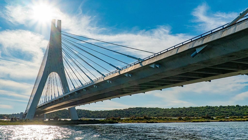 Pont sur la rivière Arade