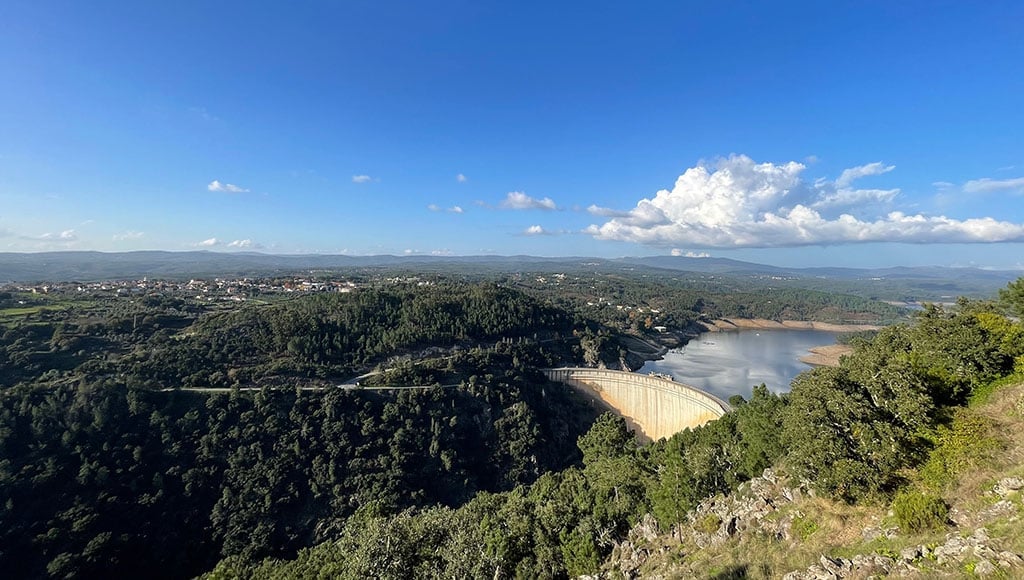 Barrage et réservoir de Cabril 