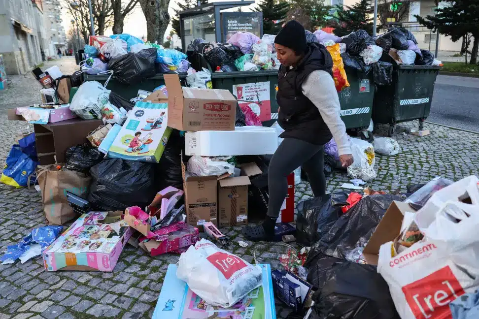 Lisbonne « déborde » déjà de déchets