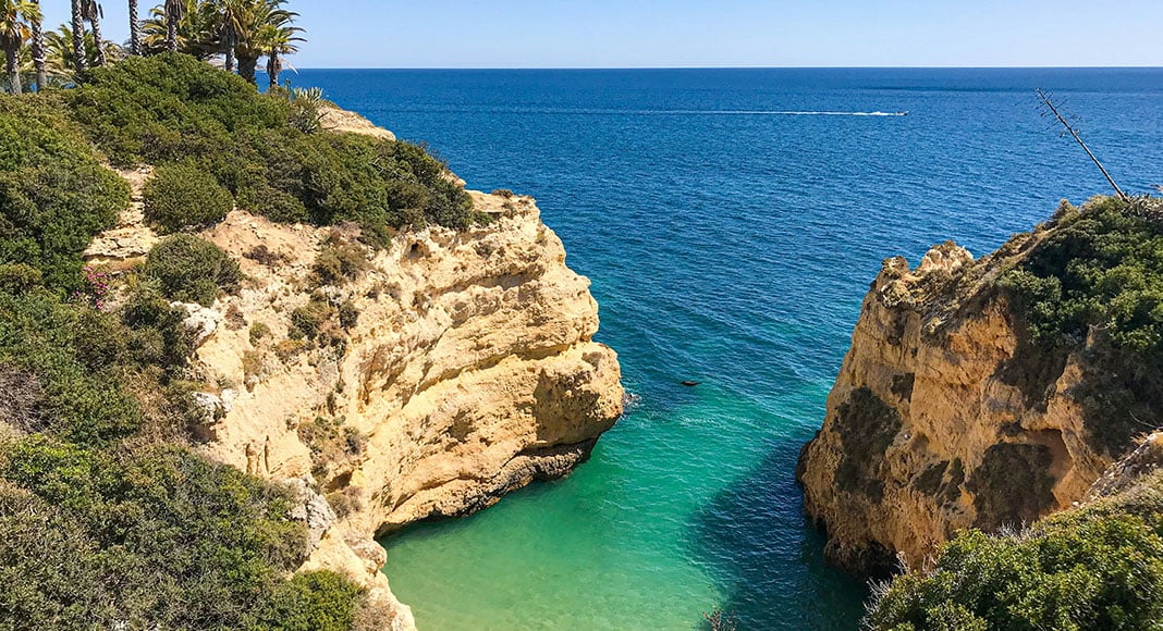 Randonneurs en Algarve - surveillez vos pas (Photo : ALGARVEOK/UNSPLASH)