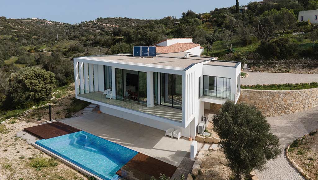 Photo d'une maison de luxe durable en Algarve par les architectes de base