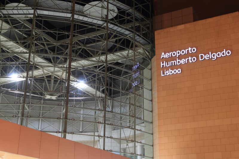 Des étudiants guinéens bloqués à l’aéroport de Lisbonne