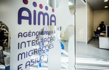 Immigration : le gouvernement annonce avoir régularisé plus de 500 000 dossiers