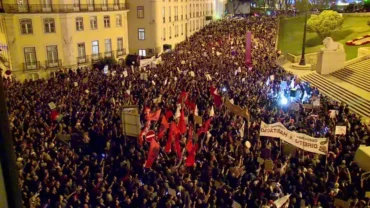 Crise du logement : des milliers de manifestants mobilisés