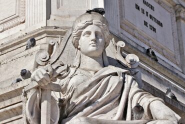 100 000 € pour nettoyer la statue du Rossio ?