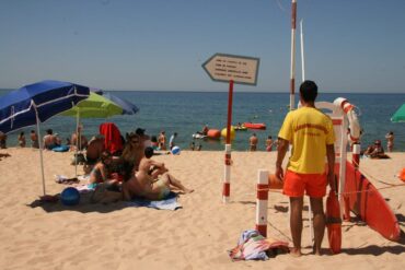 Les sauveteurs brésiliens vont renforcer la surveillance sur les plages de l’Algarve cet été