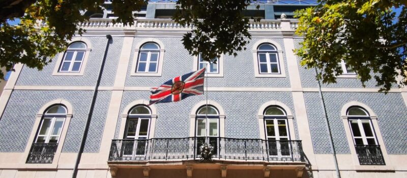 L’ambassade britannique met en perspective la pagaille des nominations au SEF