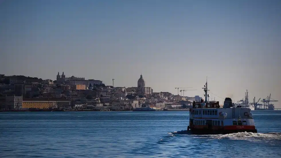 Le premier ferry électrique trans-Tejo arrive à Lisbonne… nécessitant des réparations