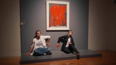 Des militants pour le climat jettent de la peinture rouge sur Picasso au musée d’art de Belém
