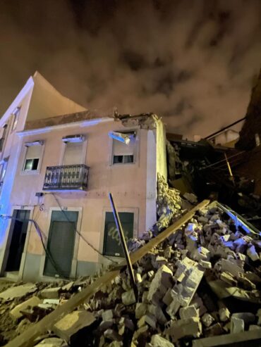 Un couple de personnes âgées enterré sous les décombres lors de l’effondrement d’un immeuble à Lisbonne