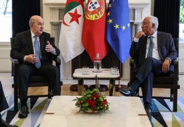 Le gouvernement signe quatre accords avec l’Algérie