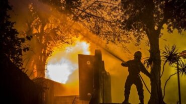 Des centaines de pompiers combattent un incendie à Mogadouro (Bragança)