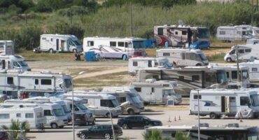 Faro réglemente l’activité des caravanes et des camping-cars