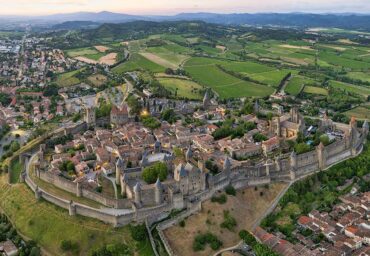 Rouen, Cahors, Carcassonne – Conte de trois villes