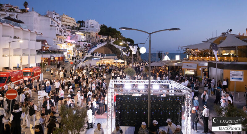 Carvoeiro accueille plus de 30 000 personnes pour la soirée Black & White