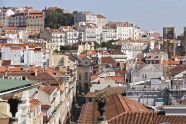 Les maisons de ville délabrées de Lisbonne « abritent » des milliers d’immigrants