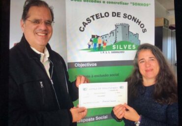 Lodge of Discoveries fait un don de 500 € à Castelo de Sonhos