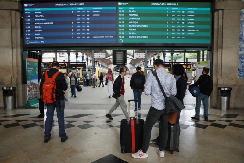 Grève des chemins de fer à Porto contre le refus du gouvernement d’augmenter les salaires du secteur public