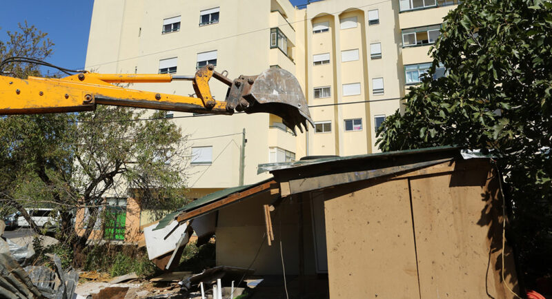 La démolition du « bidonville » de Portimão commence alors que le projet de parc urbain avance enfin