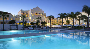 Un hôtel primé rouvrira sous le nom de Domes Lake Algarve