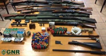 Le GNR appréhende un « arsenal d’armes » à Silves, la maison d’un homme accusé de 20 ans de violence domestique