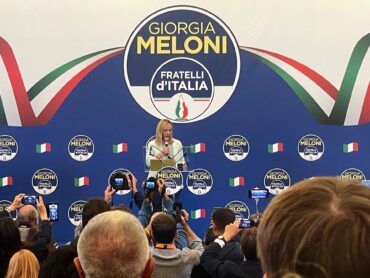 CHEGA célèbre la victoire de l’extrême droite aux élections italiennes