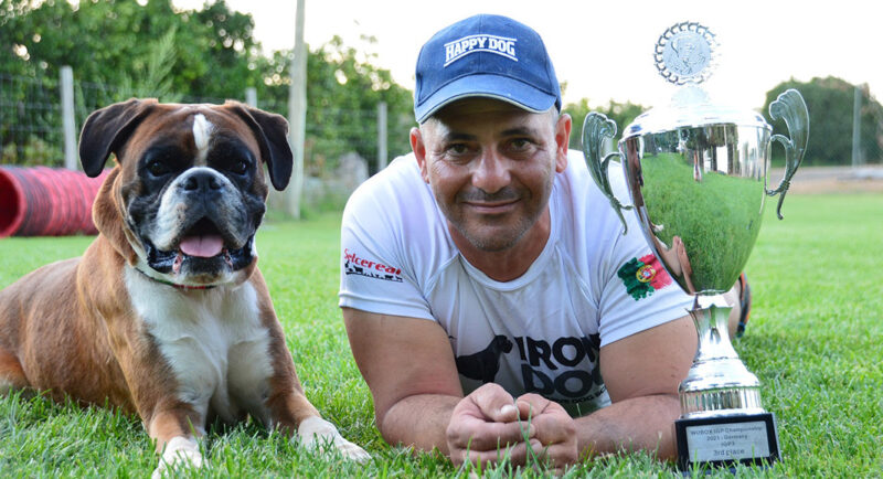 Le chien Algarve Boxer termine troisième au championnat international IGP en Allemagne