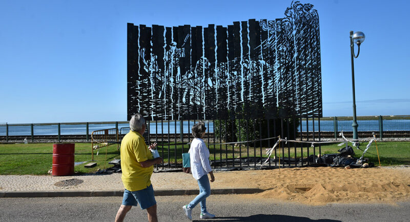 Une sculpture commémorative de la Seconde Guerre mondiale prend forme à Faro