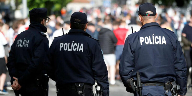 Les chefs de police du PSP doivent recevoir des milliers d’euros suite à une décision de justice historique