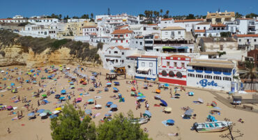 L’Algarve « prêt pour un été sûr », promet le ministre