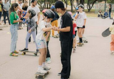 WallRide Skate School apprend aux enfants à faire du skateboard