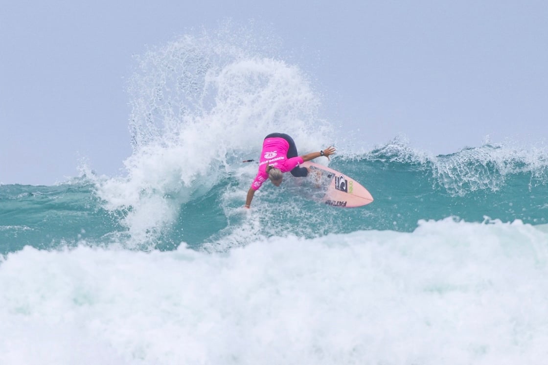 Yolanda Hopkins (Crédito- Laurent Masurel - World Surf League)