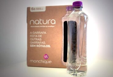 Água Monchique lance une nouvelle bouteille 100% recyclable sans étiquettes