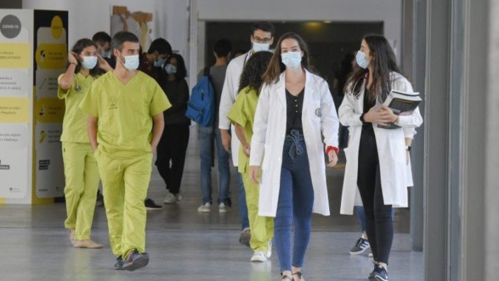 L’État va commencer à former de jeunes médecins dans les hôpitaux des régions reculées